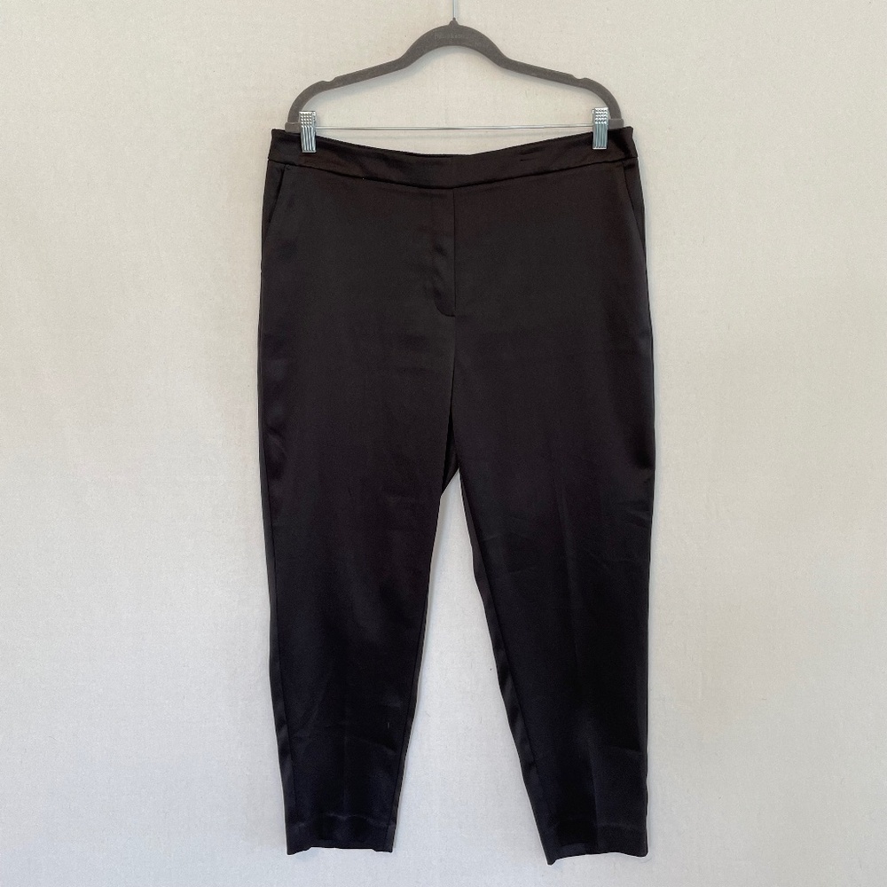 CHICO’S Women’s Size 2.5 US 14 Black Satin Flat Front Tapered Leg Ankle Pants